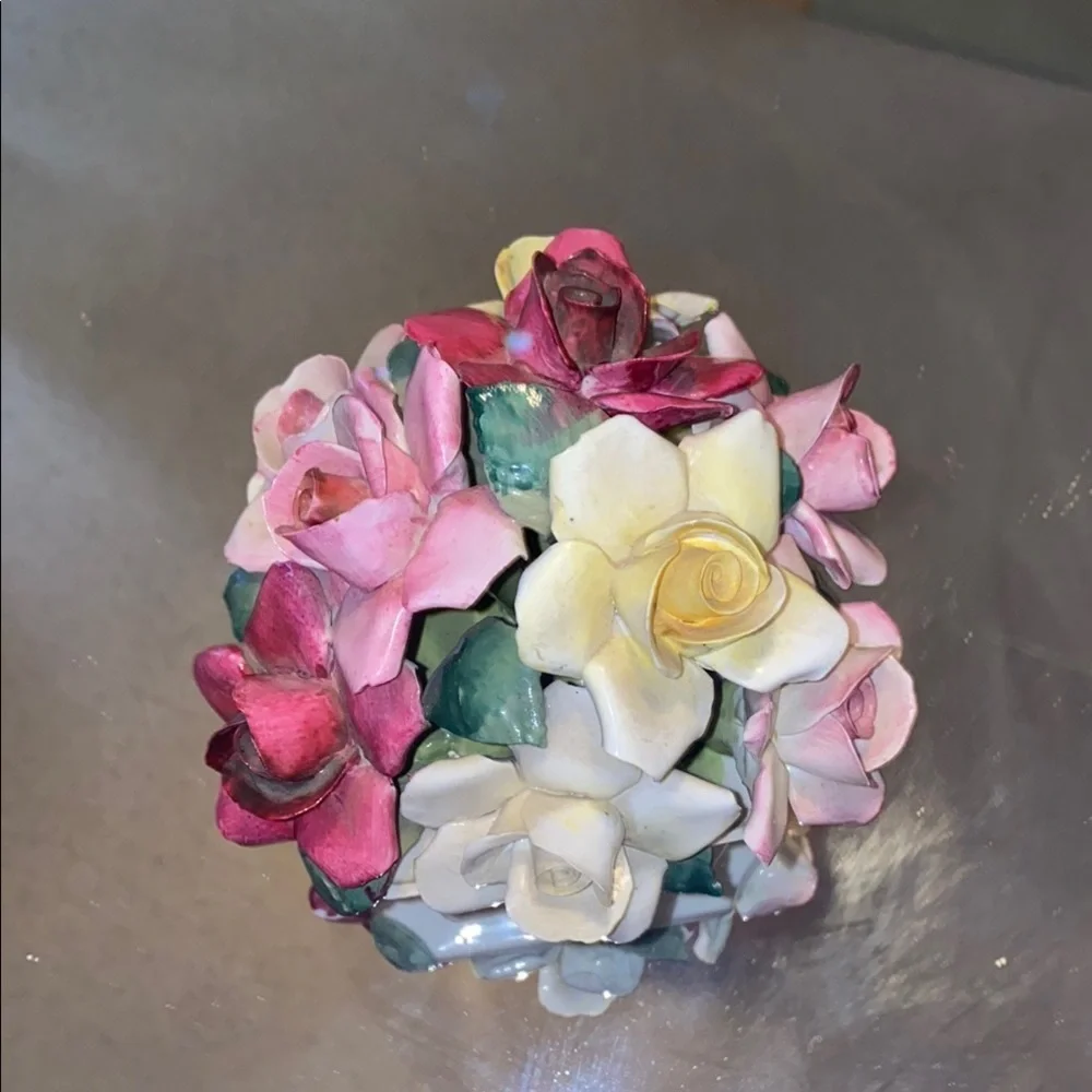 Box41 Vintage Crown Staffordshire Fine Bone China Elegant Rose Floral Bouquet